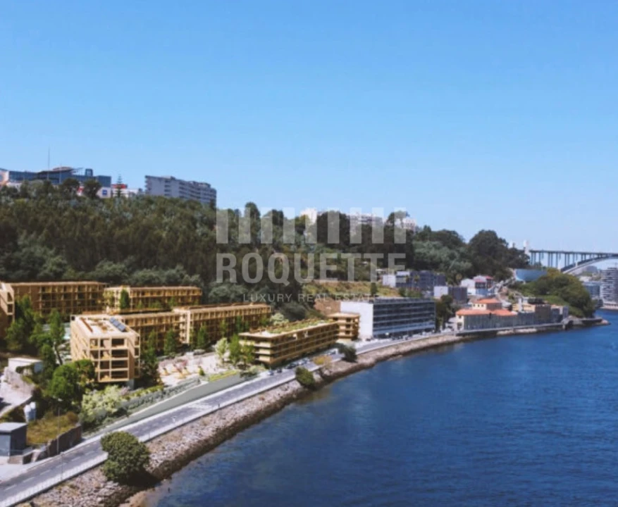 Apartamento T4 para Venda em Santa Marinha e São Pedro da Afurada Foto 1
