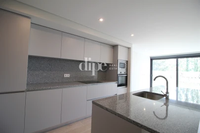 Quarto para Arrendamento em Azurem