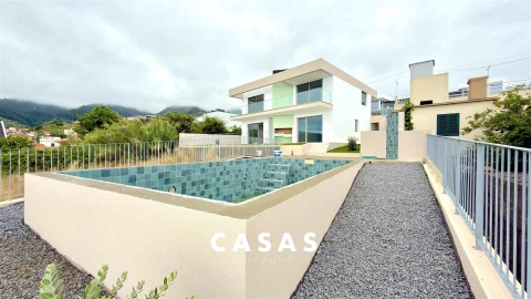 Moradia T2 para Venda em Arco da Calheta