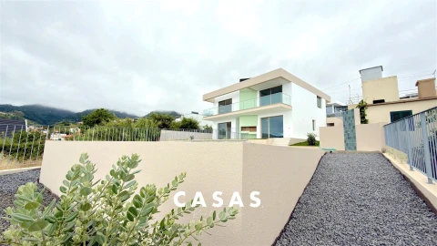 Moradia T2 para Venda em Arco da Calheta