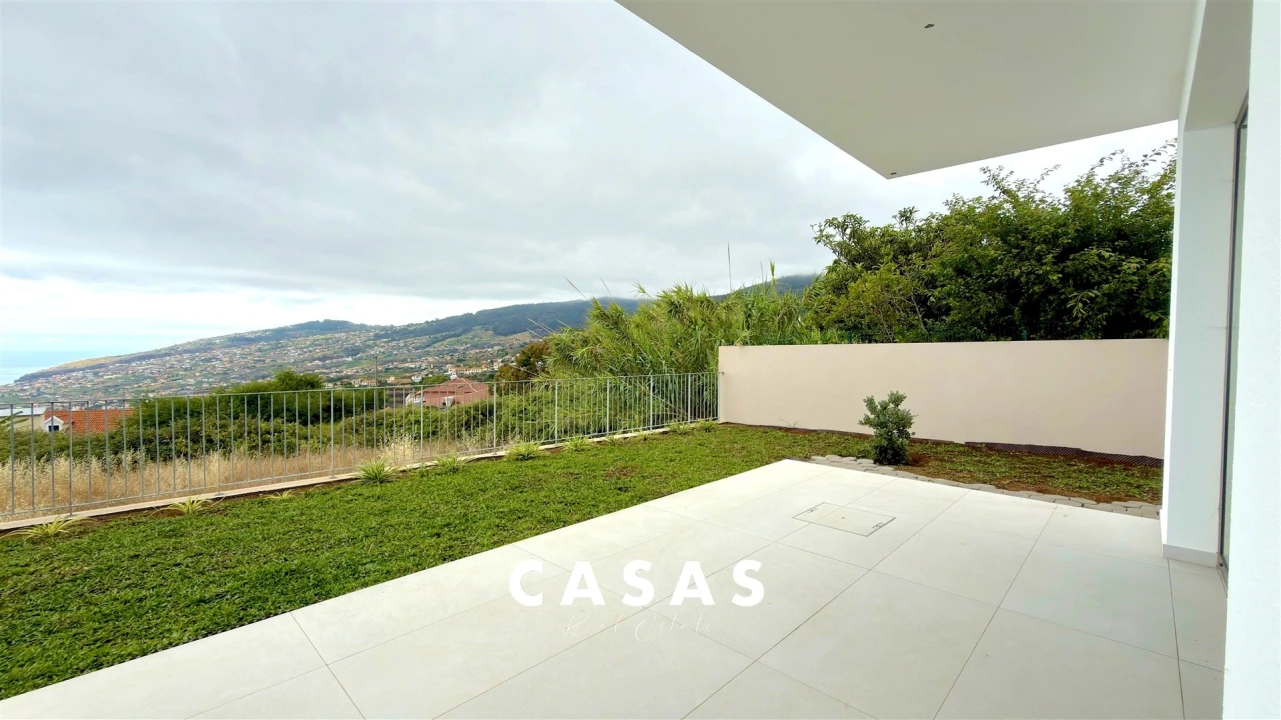 Moradia T2 para Venda em Arco da Calheta Foto 7