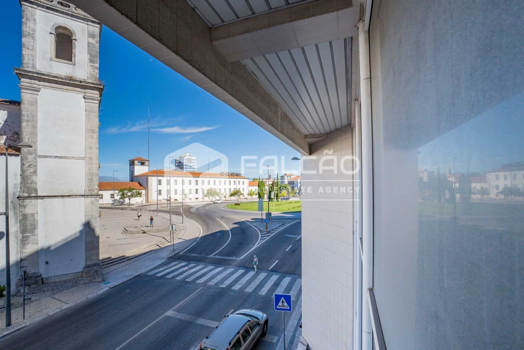 Loja para Arrendamento em Marvila, Ribeira Santarém, São Salvador, São Nicolau Foto 1