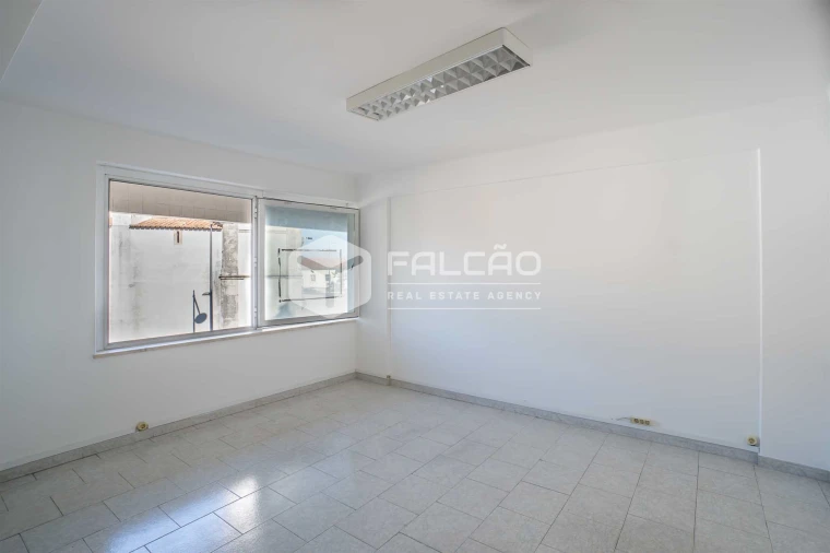 Loja para Arrendamento em Marvila, Ribeira Santarém, São Salvador, São Nicolau Foto 21