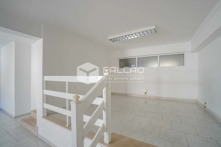 Loja para Arrendamento em Marvila, Ribeira Santarém, São Salvador, São Nicolau Foto 14