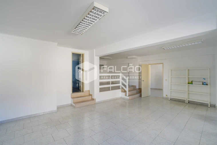 Loja para Arrendamento em Marvila, Ribeira Santarém, São Salvador, São Nicolau Foto 11