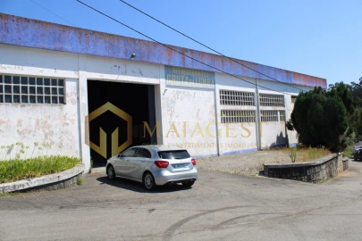 Armazém para Venda em Anta e Guetim