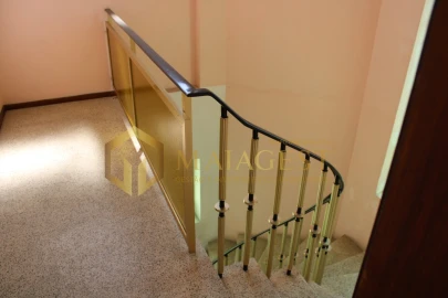 Armazém para Venda em Anta e Guetim