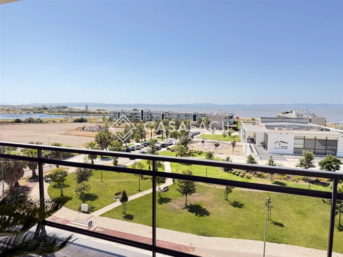 Apartamento T4 para Venda em Alcochete Foto 3
