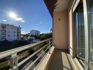 Apartamento T2 para Arrendamento em Marrazes e Barosa