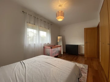 Apartamento T2 para Arrendamento em Marrazes e Barosa