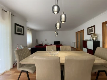 Apartamento T2 para Arrendamento em Marrazes e Barosa