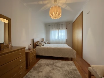 Apartamento T2 para Arrendamento em Marrazes e Barosa