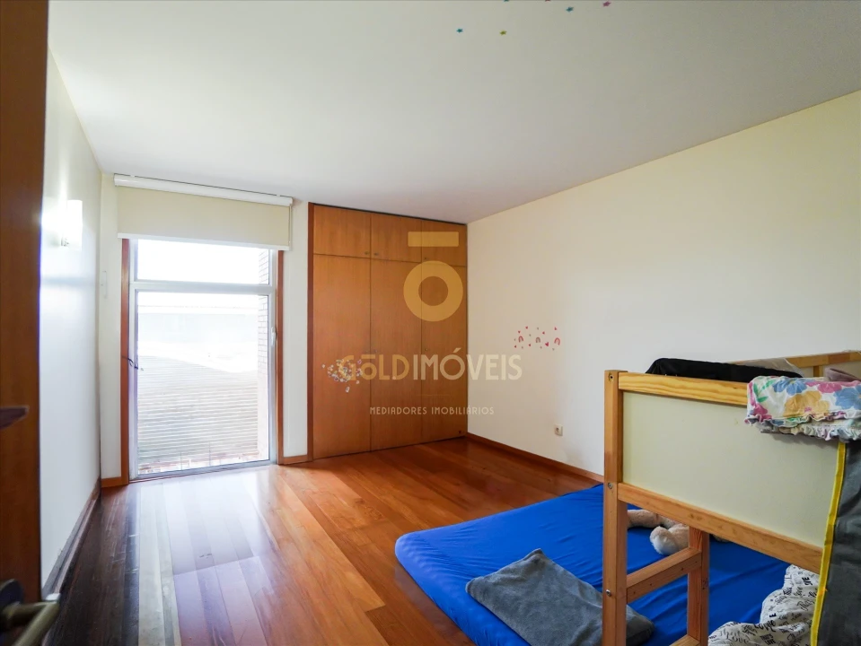 Apartamento T2 para Venda em Milheiros Foto 5
