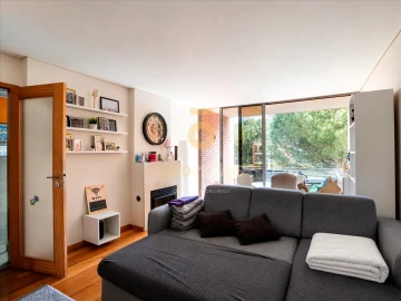 Apartamento T2 para Venda em Milheiros