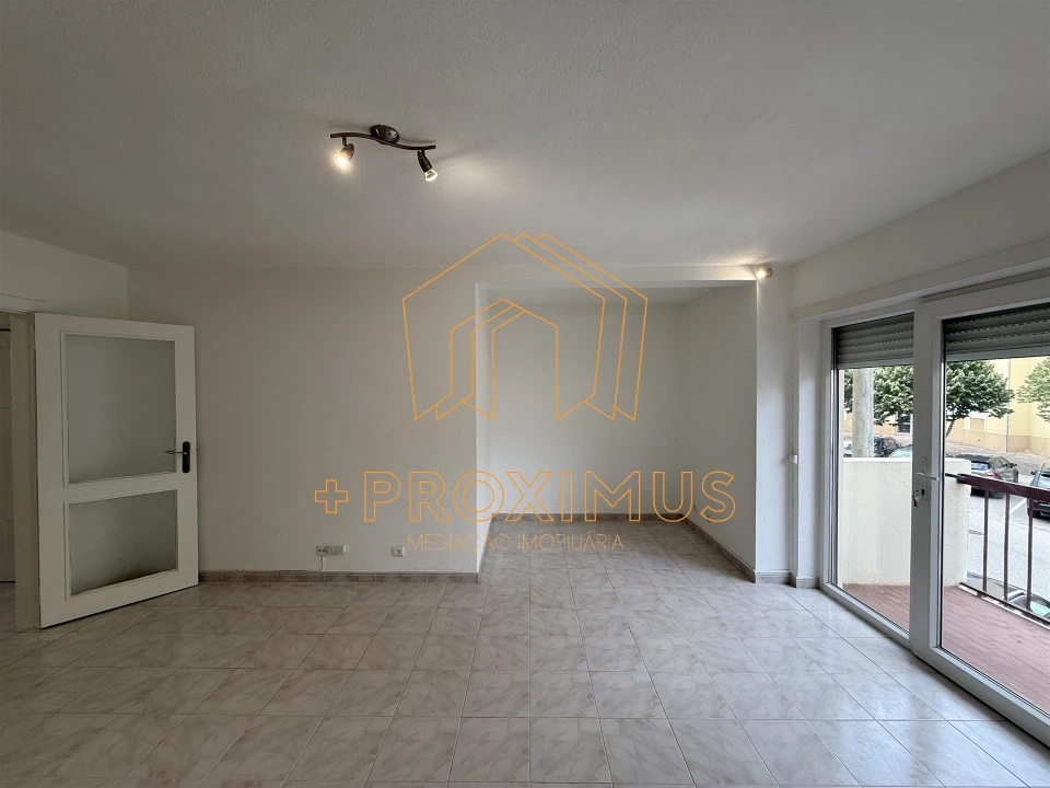 Apartamento T4 para Venda em Tavarede Foto 5