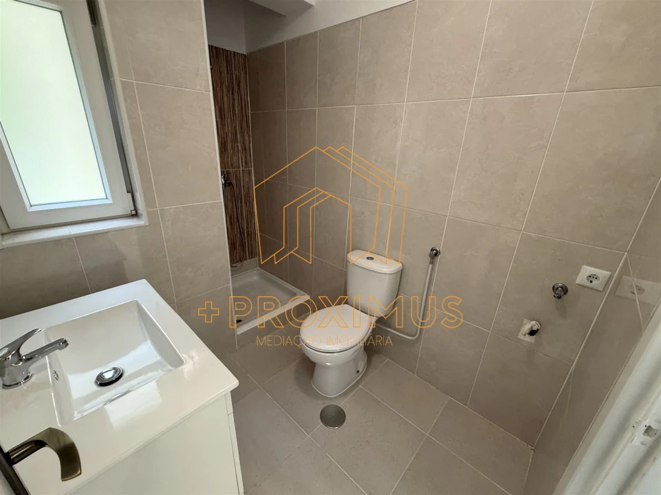 Apartamento T4 para Venda em Tavarede Foto 21