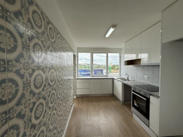 Apartamento T4 para Venda em Tavarede
