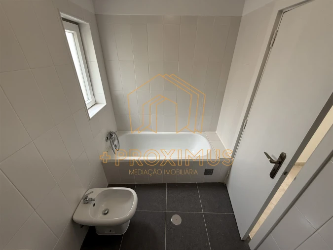 Apartamento T4 para Venda em Tavarede Foto 33