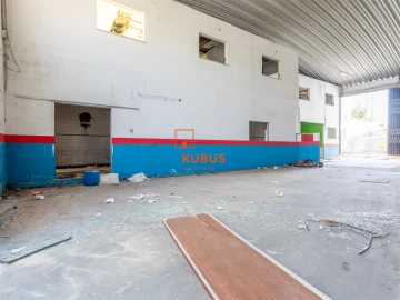 Armazém para Venda em Alcanena e Vila Moreira