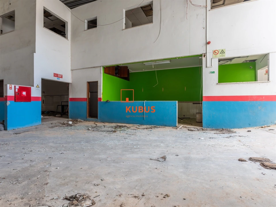 Armazém para Venda em Alcanena e Vila Moreira Foto 11