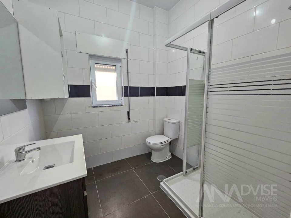 Moradia T3 para Venda em Mundão Foto 8