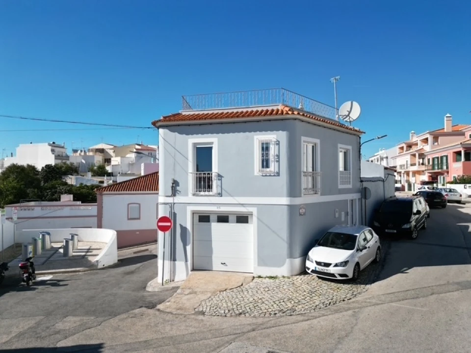 Moradia T5 para Venda em Estômbar e Parchal Foto 1