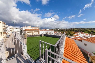 Moradia T5 para Venda em Estômbar e Parchal