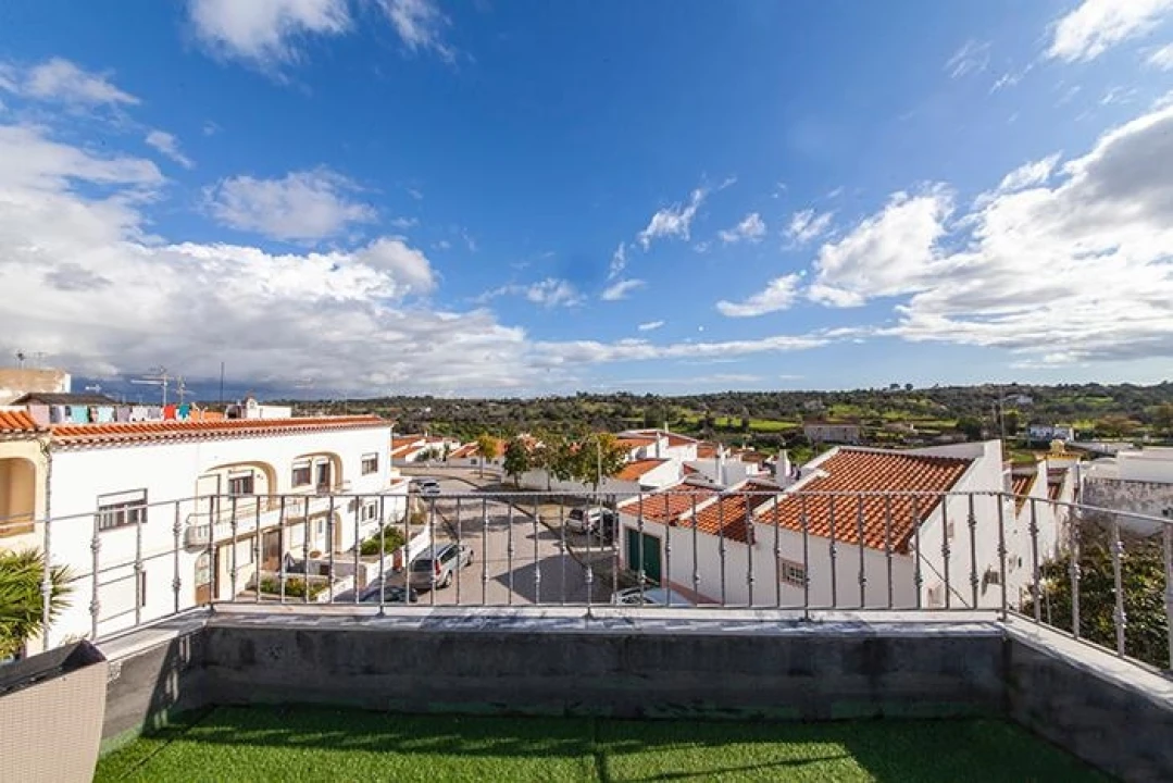 Moradia T5 para Venda em Estômbar e Parchal Foto 5