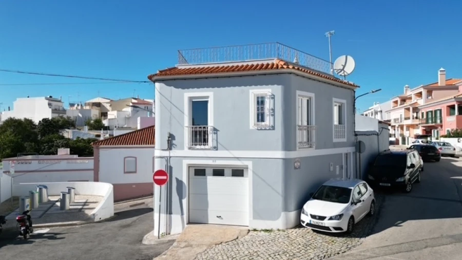 Moradia T5 para Venda em Estômbar e Parchal