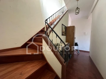 Moradia T5 para Venda em Imaculado Coração de Maria