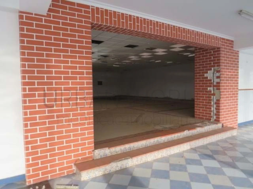Armazém para Venda em Quinta do Anjo Foto 8