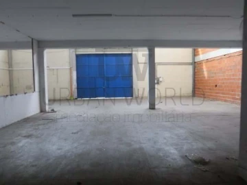 Armazém para Venda em Quinta do Anjo
