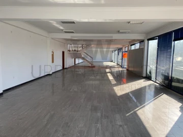 Armazém para Venda em Quinta do Anjo