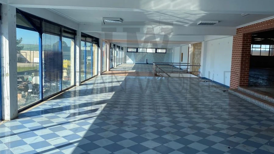 Armazém para Venda em Quinta do Anjo