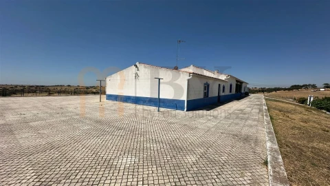 Quinta T3 para Venda em Mertola