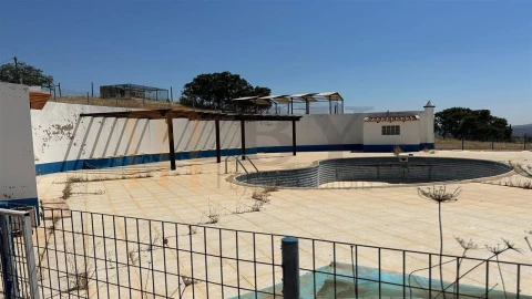 Quinta T3 para Venda em Mertola