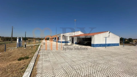 Quinta T3 para Venda em Mertola
