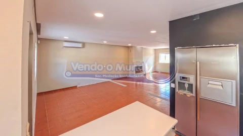 Moradia T4 para Venda em Samora Correia