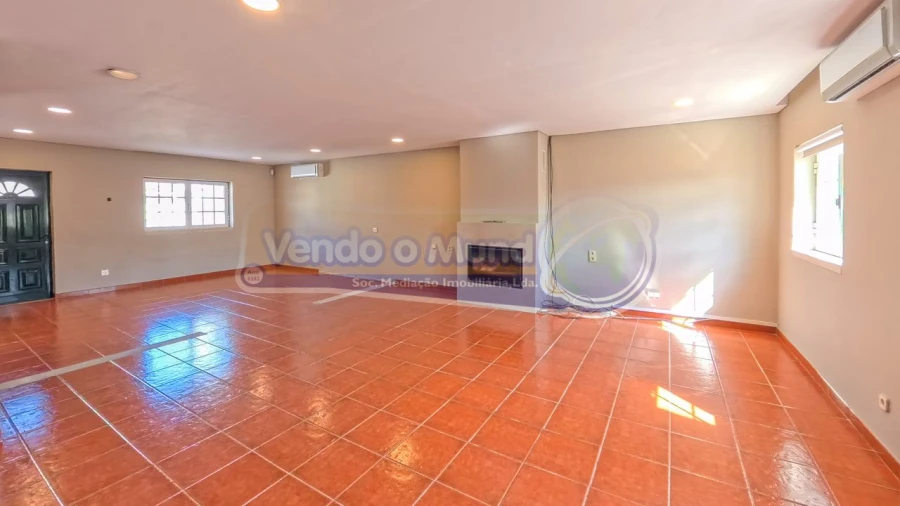 Moradia T4 para Venda em Samora Correia Foto 3