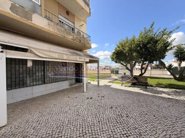 Loja para Venda em Samora Correia