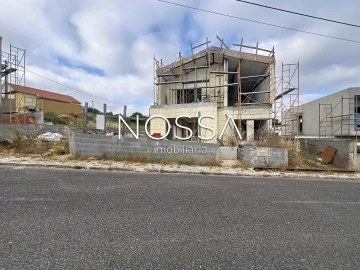 Moradia T4 para Venda em Almargem do Bispo, Pêro Pinheiro e Montelavar
