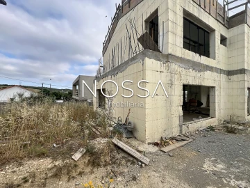 Moradia T4 para Venda em Almargem do Bispo, Pêro Pinheiro e Montelavar