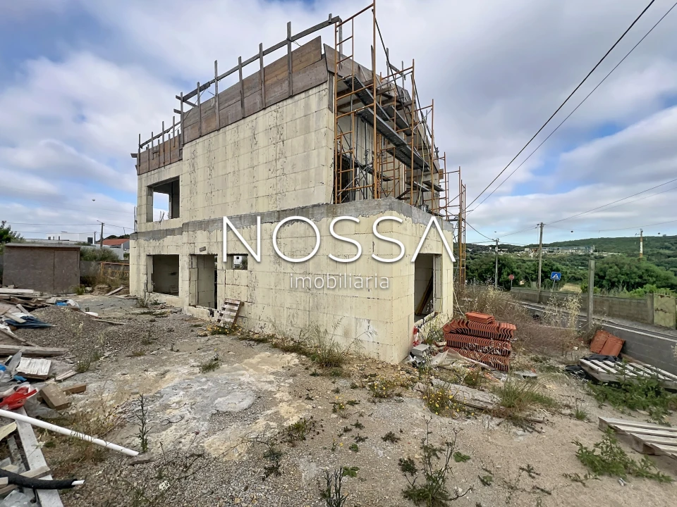 Moradia T4 para Venda em Almargem do Bispo, Pêro Pinheiro e Montelavar Foto 8