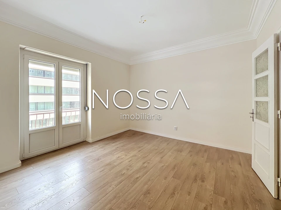 Apartamento T4 para Venda em Campolide Foto 4