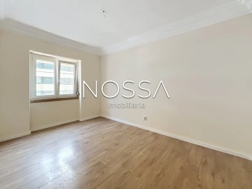 Apartamento T4 para Venda em Campolide
