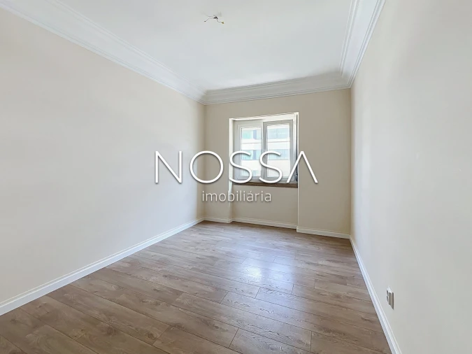Apartamento T4 para Venda em Campolide Foto 6