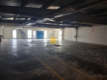 Armazém para Arrendamento em Touguinha e Touguinhó