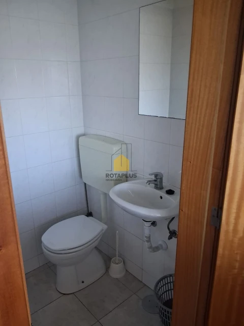 Armazém para Arrendamento em Touguinha e Touguinhó