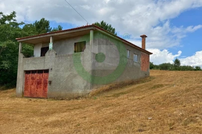 Moradia T3 para Venda em Curopos e Vale de Janeiro