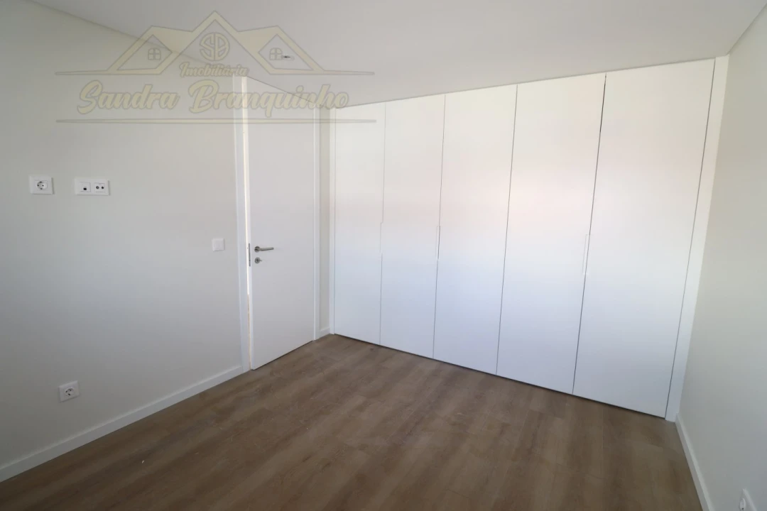 Apartamento T2 para Venda em Santa Maria, São Pedro e Matacães Foto 9